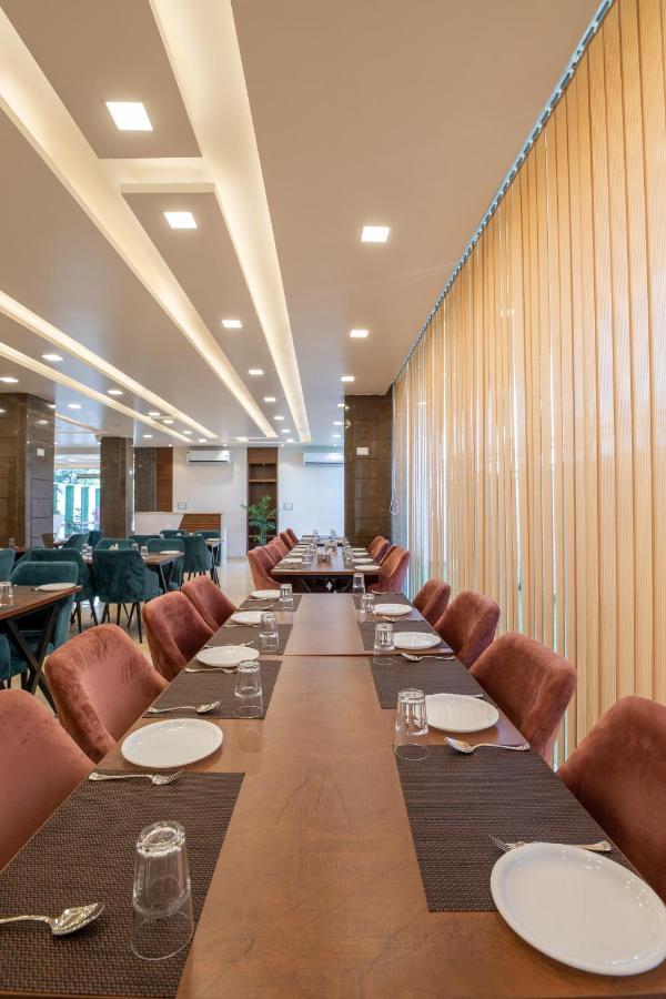 Hotel Vivaan Regency Haridwār Eksteriør billede