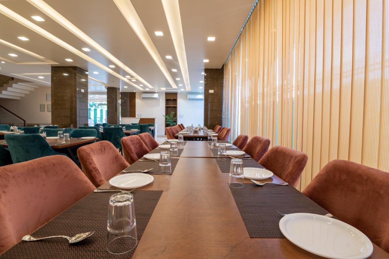 Hotel Vivaan Regency Haridwār Eksteriør billede