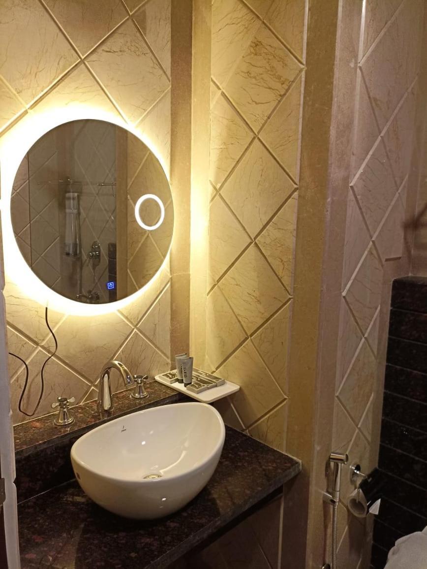 Hotel Vivaan Regency Haridwār Eksteriør billede